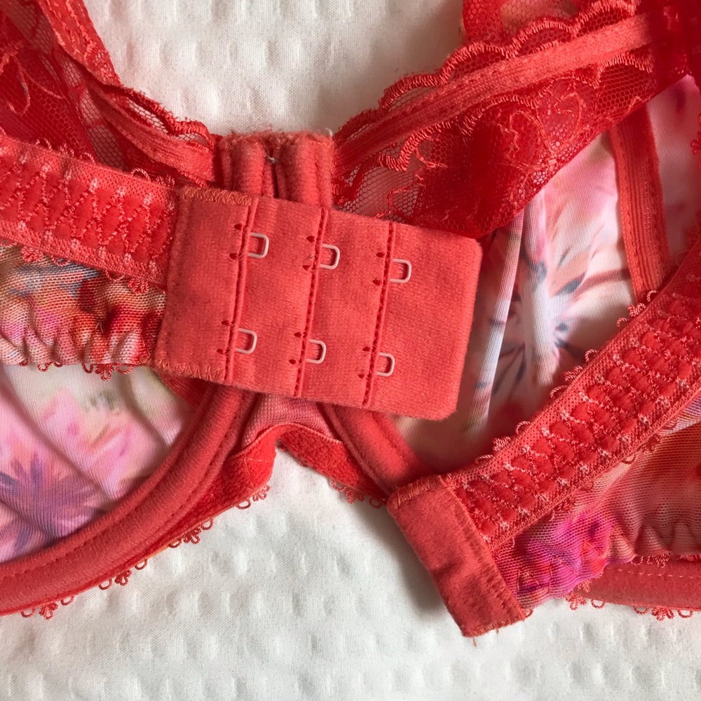 Freya Orange and Pink Underwire Bra with Floral Design, beautiful bra and fabric - Picture 4 of 6